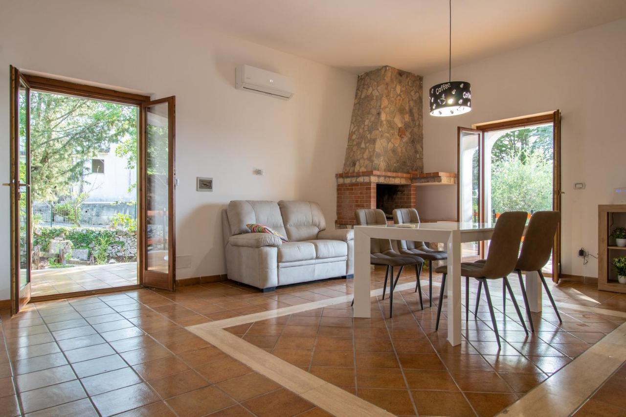 אוסטוני Villa Nicole מראה חיצוני תמונה